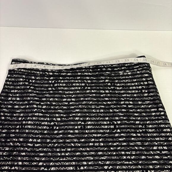 Banana Republic Black & White Pencil Skirt with Lace Overlay Size 8 KK0701 - Picture 5 of 8